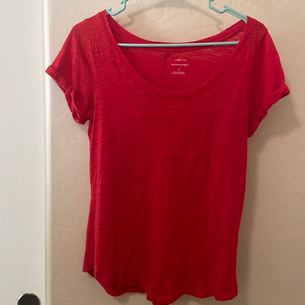 Women’s Red Banana Republic Malibu tee